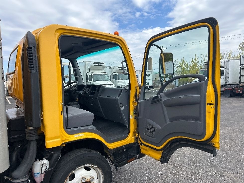 Light Duty Box Truck-Light and Medium Duty Trucks-Isuzu-2021-NPR EFI-Brooklyn Park-MN-63,012\n\t\tmiles-$ 39,500 - Image 20