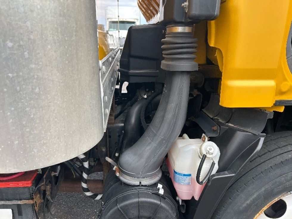 Light Duty Box Truck-Light and Medium Duty Trucks-Isuzu-2021-NPR EFI-Brooklyn Park-MN-63,012\n\t\tmiles-$ 39,500 - Image 23