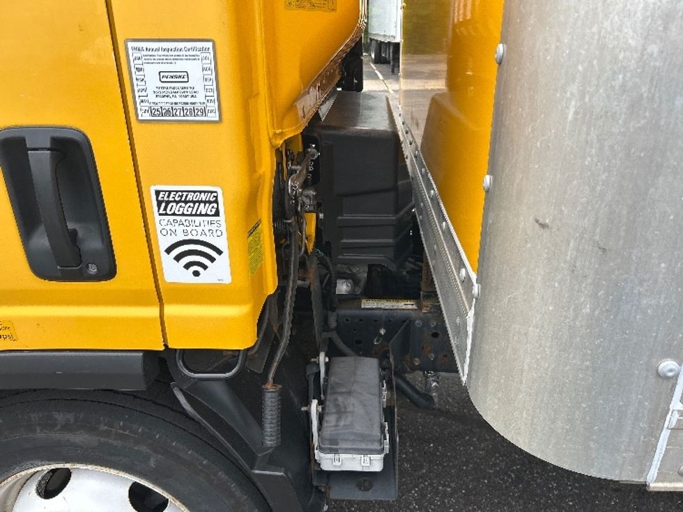 Light Duty Box Truck-Light and Medium Duty Trucks-Isuzu-2021-NPR EFI-Brooklyn Park-MN-63,012\n\t\tmiles-$ 39,500 - Image 24