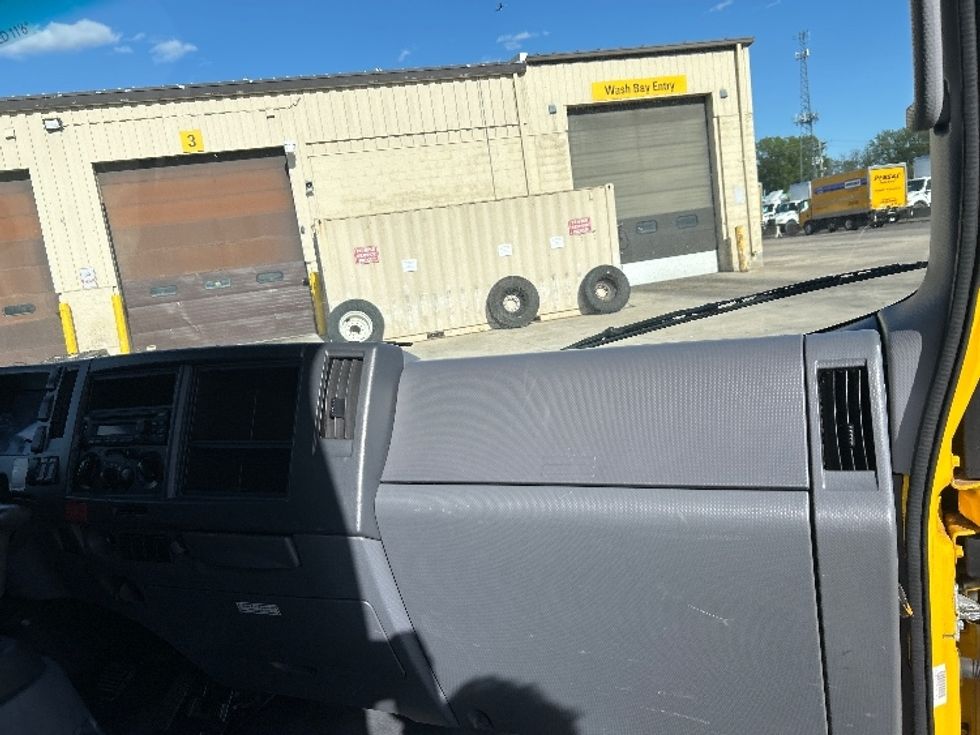 Light Duty Box Truck-Light and Medium Duty Trucks-Isuzu-2021-NPR EFI-Brooklyn Park-MN-85,251\n\t\tmiles-$ 38,000 - Image 21