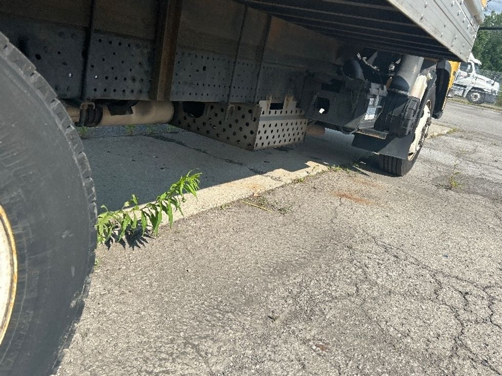 Light Duty Box Truck-Light and Medium Duty Trucks-Isuzu-2021-NPR EFI-Buffalo-NY-112,781\n\t\tmiles-$ 13,500 - Image 14