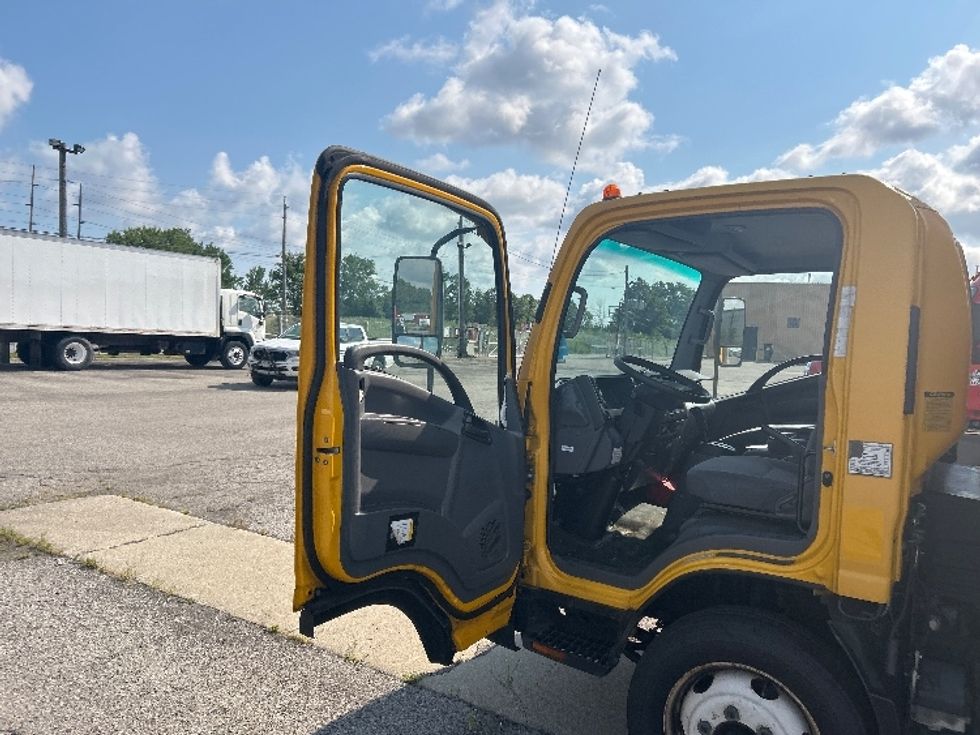 Light Duty Box Truck-Light and Medium Duty Trucks-Isuzu-2021-NPR EFI-Buffalo-NY-112,781\n\t\tmiles-$ 13,500 - Image 16