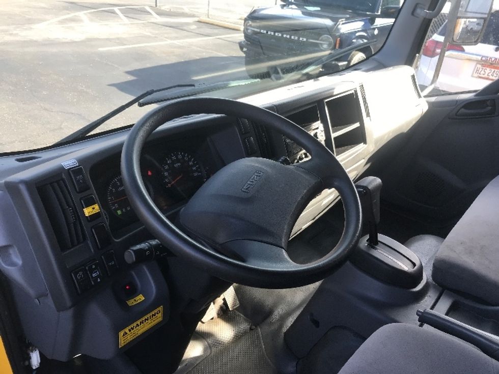 Light Duty Box Truck-Light and Medium Duty Trucks-Isuzu-2021-NPR EFI-Canton-OH-182,964\n\t\tmiles-$ 23,250 - Image 18