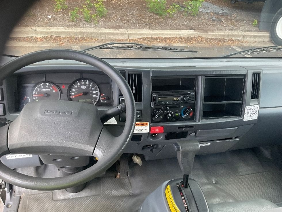Light Duty Box Truck-Light and Medium Duty Trucks-Isuzu-2021-NPR EFI-Capitol Heights-MD-101,713\n\t\tmiles-$ 41,500 - Image 17