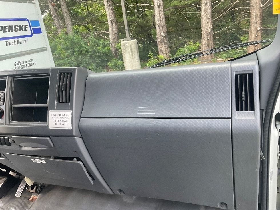 Light Duty Box Truck-Light and Medium Duty Trucks-Isuzu-2021-NPR EFI-Capitol Heights-MD-101,713\n\t\tmiles-$ 41,500 - Image 21