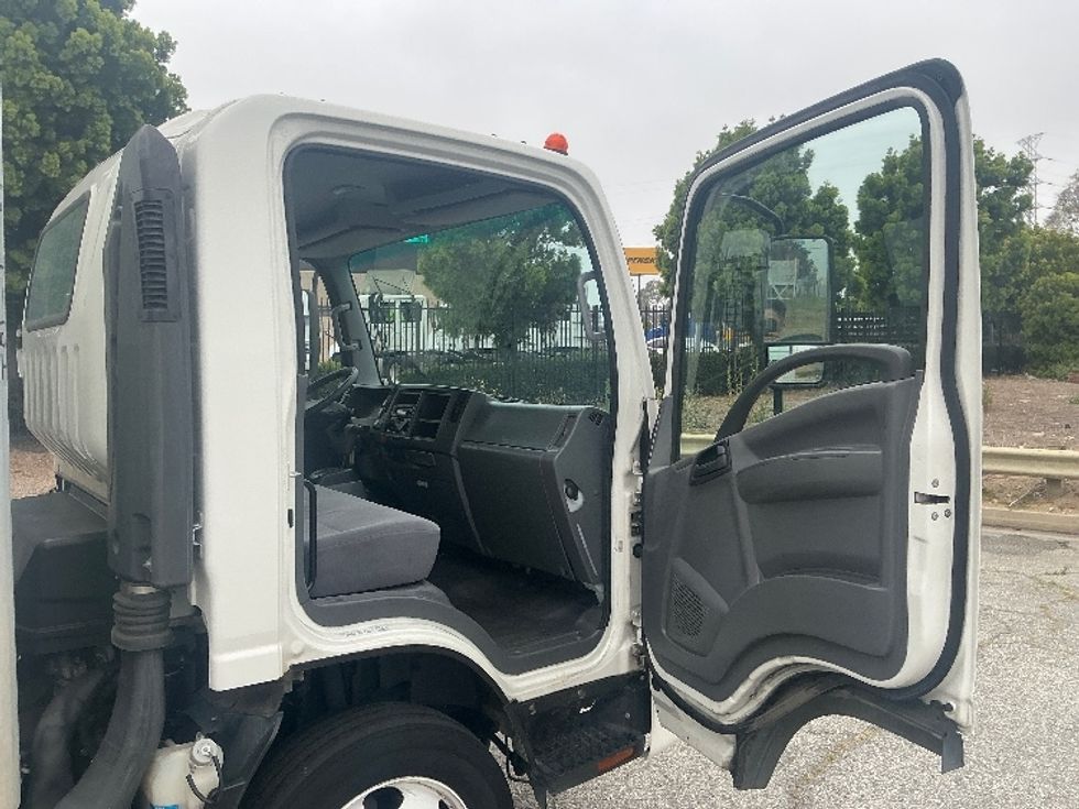 Light Duty Box Truck-Light and Medium Duty Trucks-Isuzu-2021-NPR EFI-Carson-CA-145,621\n\t\tmiles-$ 32,250 - Image 20