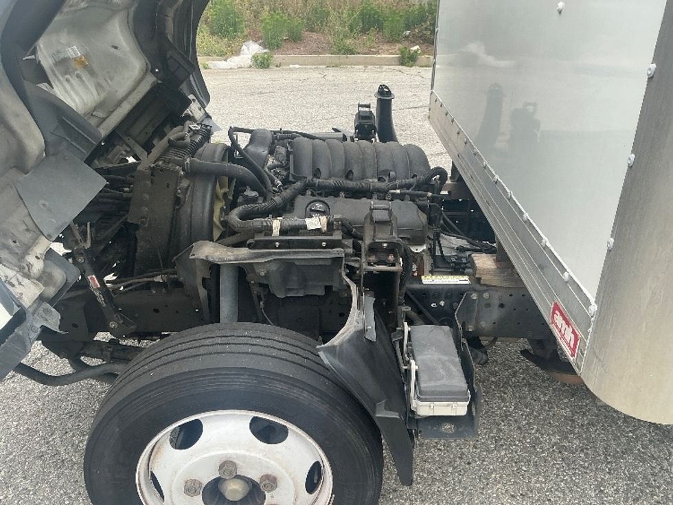 Light Duty Box Truck-Light and Medium Duty Trucks-Isuzu-2021-NPR EFI-Carson-CA-145,621\n\t\tmiles-$ 32,250 - Image 24