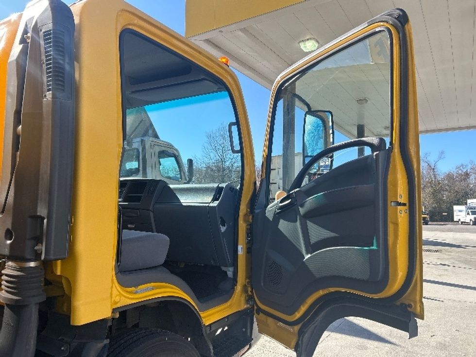 Light Duty Box Truck-Light and Medium Duty Trucks-Isuzu-2021-NPR EFI-Chesapeake-VA-126,341\n\t\tmiles-$ 35,500 - Image 16