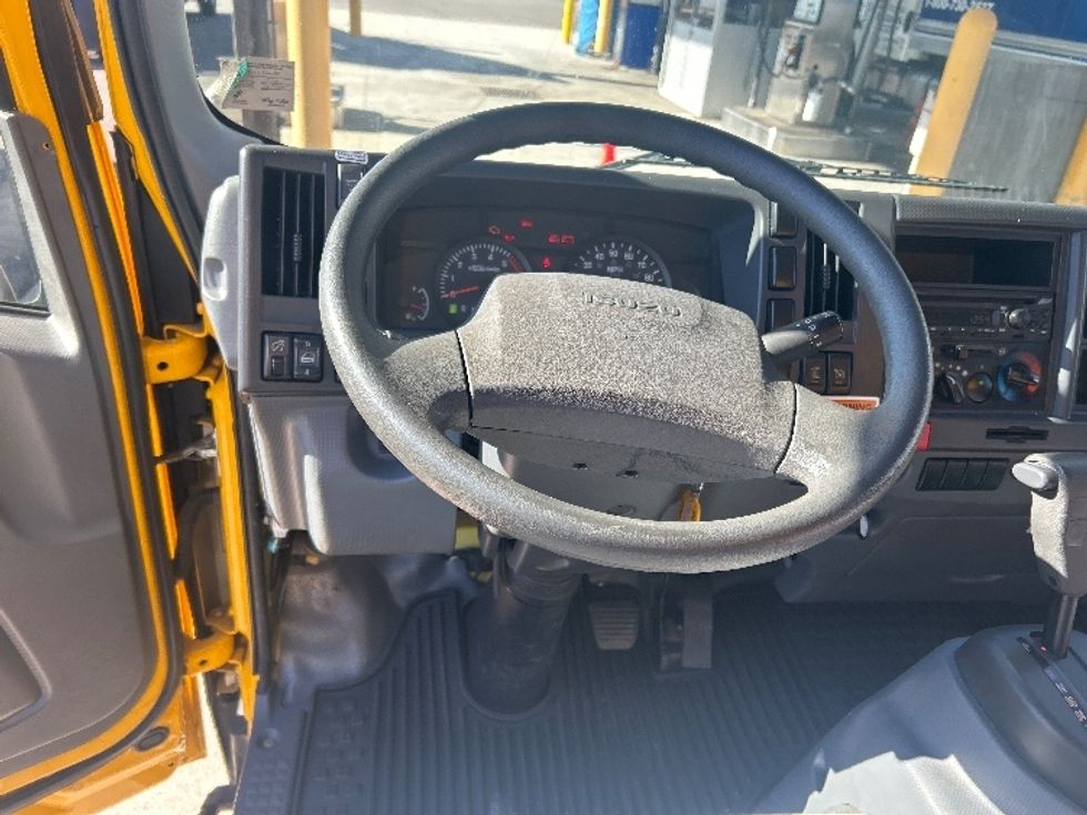 Light Duty Box Truck-Light and Medium Duty Trucks-Isuzu-2021-NPR EFI-Chesapeake-VA-126,341\n\t\tmiles-$ 35,500 - Image 18