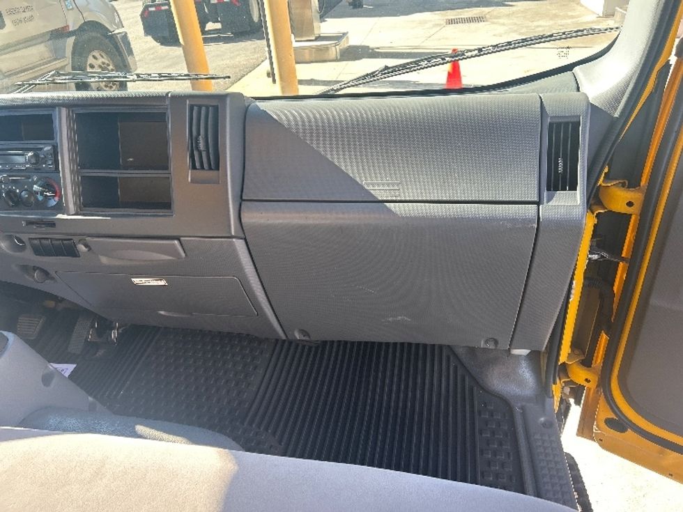 Light Duty Box Truck-Light and Medium Duty Trucks-Isuzu-2021-NPR EFI-Chesapeake-VA-126,341\n\t\tmiles-$ 35,500 - Image 21