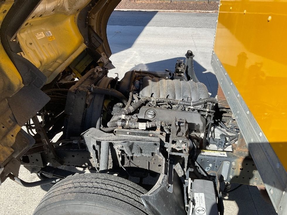 Light Duty Box Truck-Light and Medium Duty Trucks-Isuzu-2021-NPR EFI-Chesapeake-VA-126,341\n\t\tmiles-$ 35,500 - Image 24