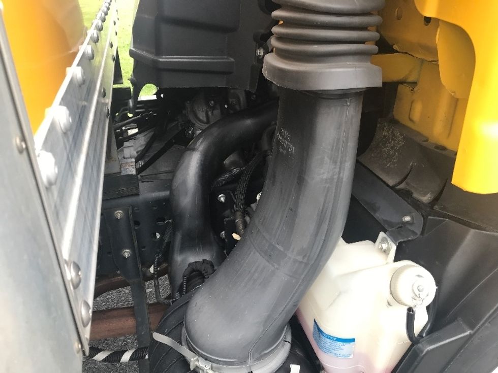 Light Duty Box Truck-Light and Medium Duty Trucks-Isuzu-2021-NPR EFI-Cleona-PA-87,081\n\t\tmiles-$ 40,750 - Image 23