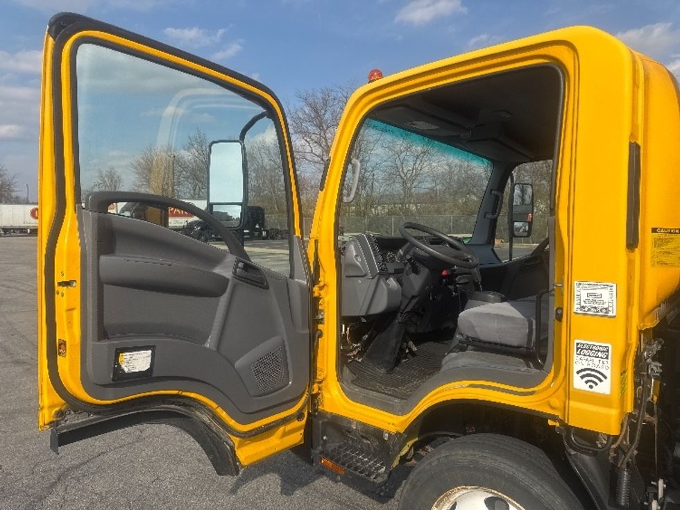 Light Duty Box Truck-Light and Medium Duty Trucks-Isuzu-2021-NPR EFI-Columbus-OH-102,033\n\t\tmiles-$ 34,250 - Image 16