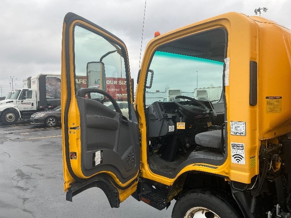 Light Duty Box Truck-Light and Medium Duty Trucks-Isuzu-2021-NPR EFI-Columbus-OH-116,566\n\t\tmiles-$ 32,750 - Image 15