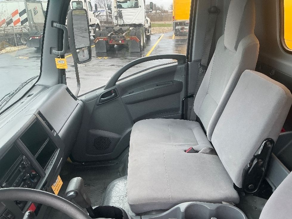 Light Duty Box Truck-Light and Medium Duty Trucks-Isuzu-2021-NPR EFI-Columbus-OH-116,566\n\t\tmiles-$ 32,750 - Image 18