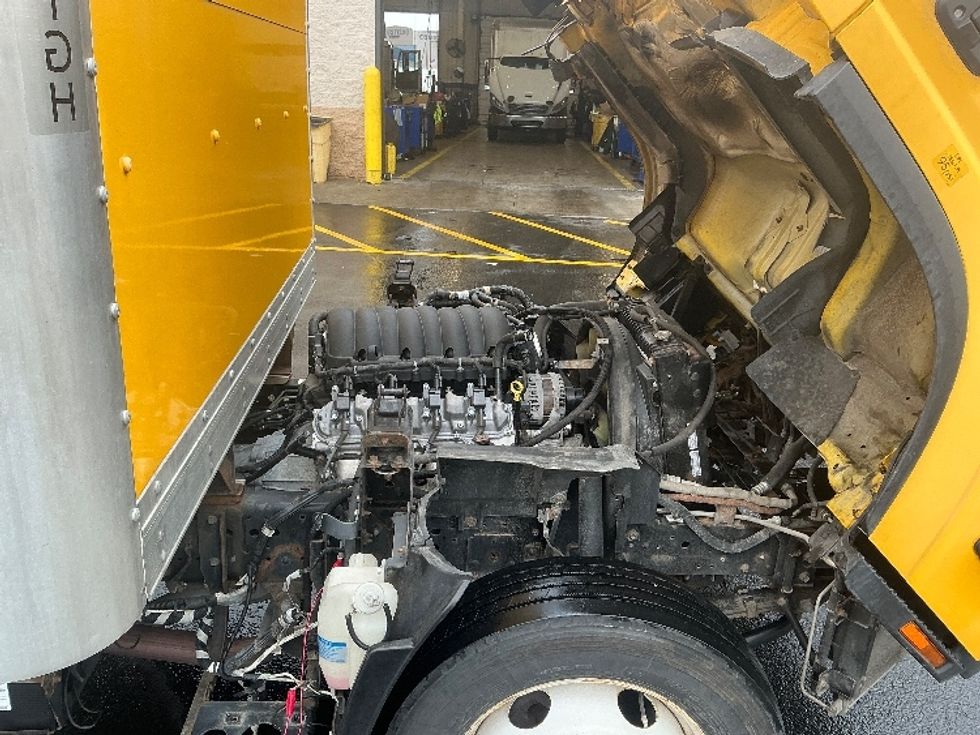 Light Duty Box Truck-Light and Medium Duty Trucks-Isuzu-2021-NPR EFI-Columbus-OH-116,566\n\t\tmiles-$ 32,750 - Image 22