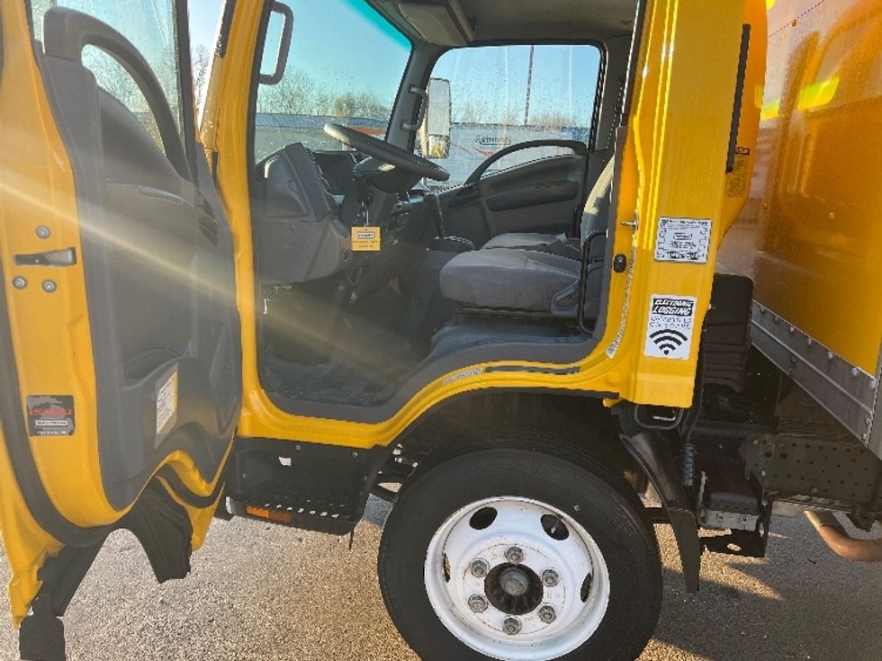 Light Duty Box Truck-Light and Medium Duty Trucks-Isuzu-2021-NPR EFI-Columbus-OH-125,988\n\t\tmiles-$ 31,500 - Image 16