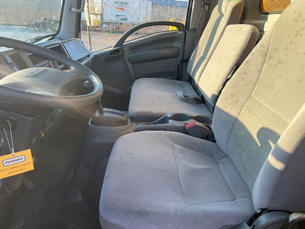 Light Duty Box Truck-Light and Medium Duty Trucks-Isuzu-2021-NPR EFI-Columbus-OH-125,988\n\t\tmiles-$ 31,500 - Image 19