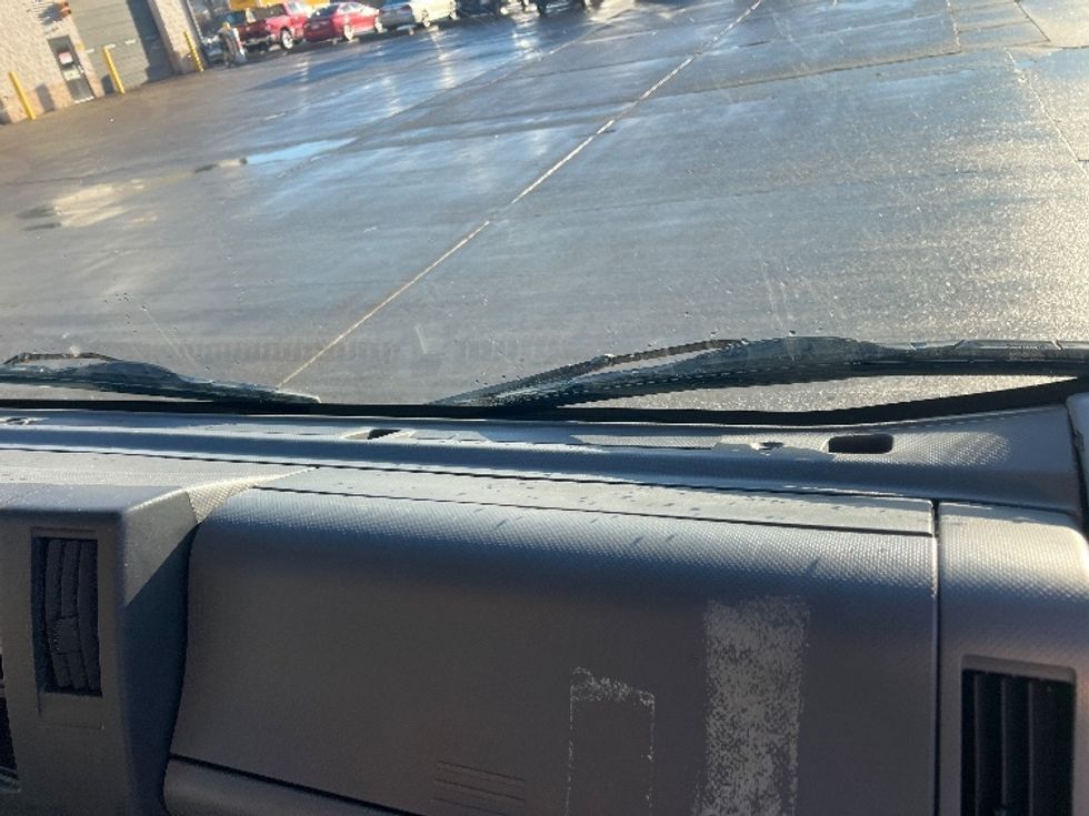 Light Duty Box Truck-Light and Medium Duty Trucks-Isuzu-2021-NPR EFI-Columbus-OH-125,988\n\t\tmiles-$ 31,500 - Image 21