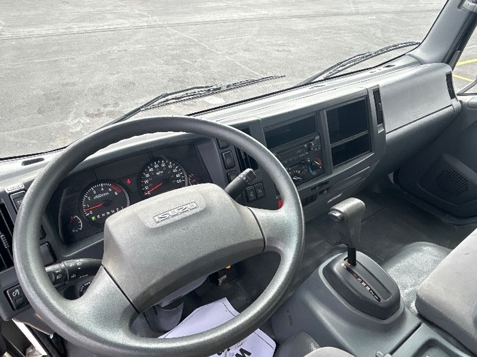 Light Duty Box Truck-Light and Medium Duty Trucks-Isuzu-2021-NPR EFI-Columbus-OH-83,033\n\t\tmiles-$ 38,500 - Image 17