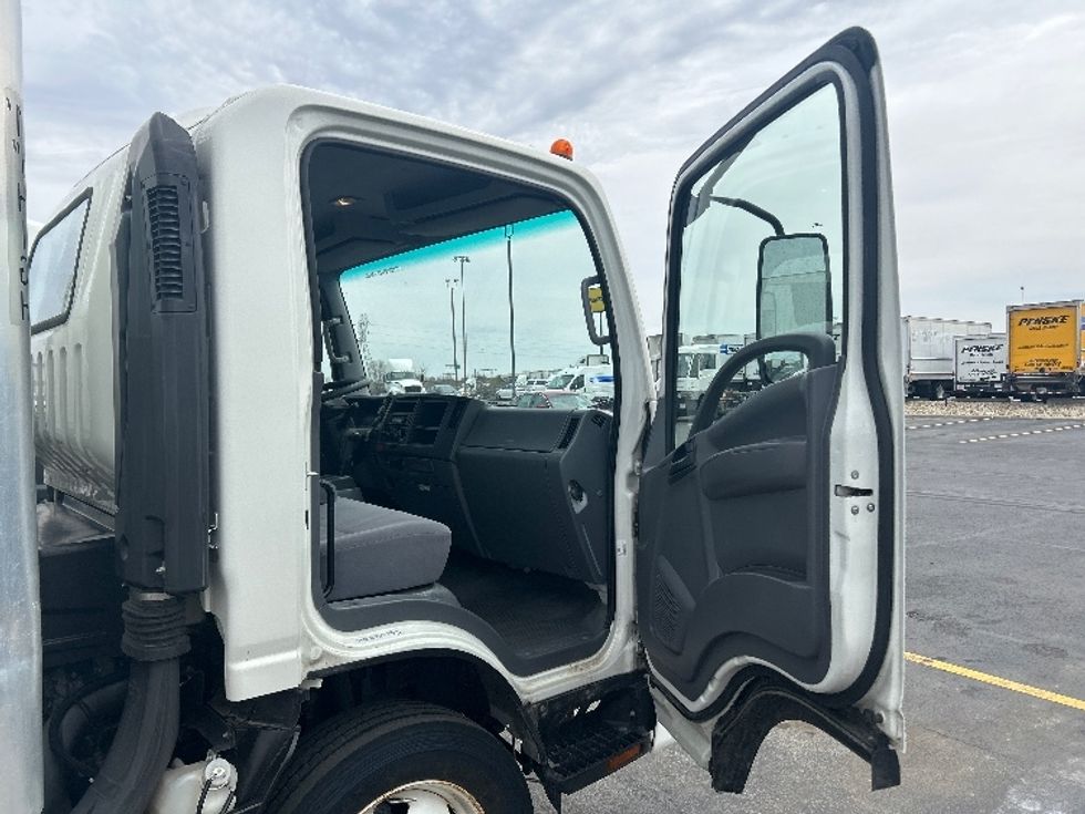 Light Duty Box Truck-Light and Medium Duty Trucks-Isuzu-2021-NPR EFI-Columbus-OH-83,033\n\t\tmiles-$ 38,500 - Image 20
