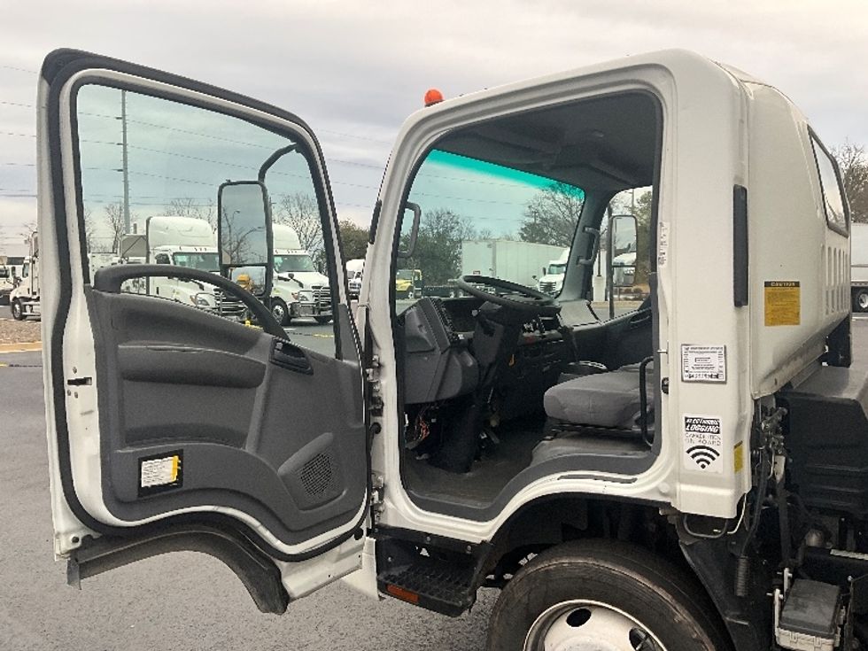 Light Duty Box Truck-Light and Medium Duty Trucks-Isuzu-2021-NPR EFI-Conyers-GA-101,260\n\t\tmiles-$ 40,250 - Image 16