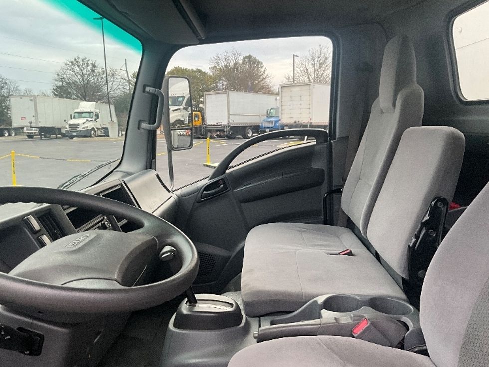 Light Duty Box Truck-Light and Medium Duty Trucks-Isuzu-2021-NPR EFI-Conyers-GA-101,260\n\t\tmiles-$ 40,250 - Image 19