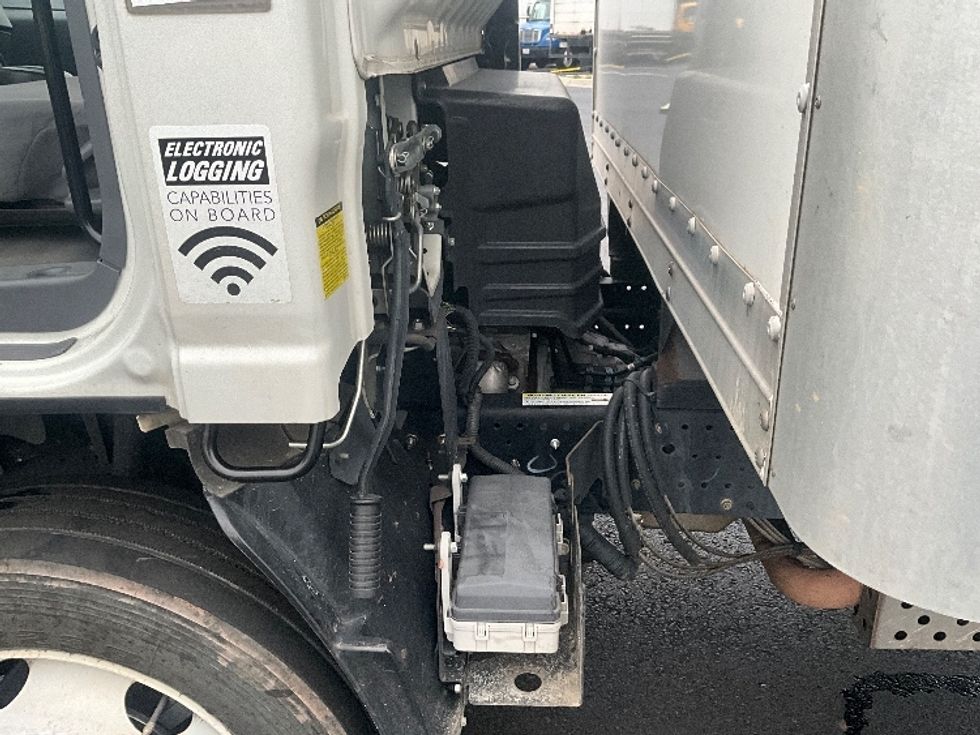 Light Duty Box Truck-Light and Medium Duty Trucks-Isuzu-2021-NPR EFI-Conyers-GA-101,260\n\t\tmiles-$ 40,250 - Image 25