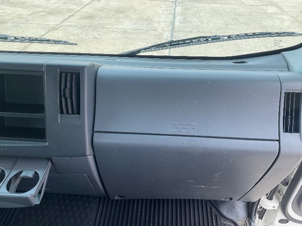 Light Duty Box Truck-Light and Medium Duty Trucks-Isuzu-2021-NPR EFI-Corpus Christi-TX-41,732\n\t\tmiles-$ 47,500 - Image 21
