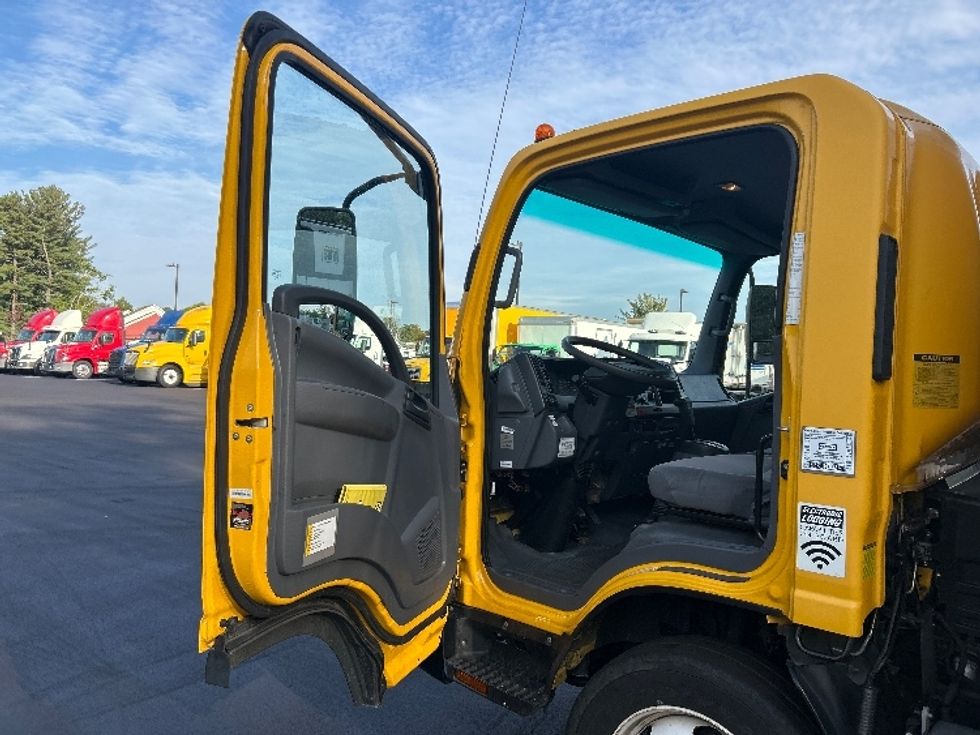 Light Duty Box Truck-Light and Medium Duty Trucks-Isuzu-2021-NPR EFI-Cranbury-NJ-103,916\n\t\tmiles-$ 37,000 - Image 16