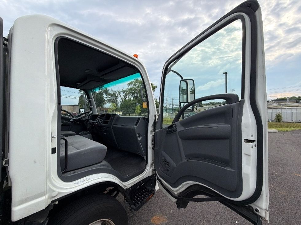 Light Duty Box Truck-Light and Medium Duty Trucks-Isuzu-2021-NPR EFI-Cranbury-NJ-107,524\n\t\tmiles-$ 39,250 - Image 16