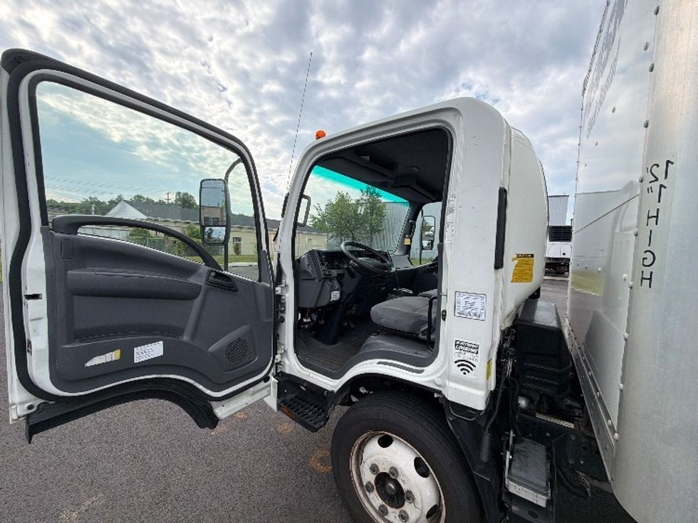 Light Duty Box Truck-Light and Medium Duty Trucks-Isuzu-2021-NPR EFI-Cranbury-NJ-107,524\n\t\tmiles-$ 39,250 - Image 18