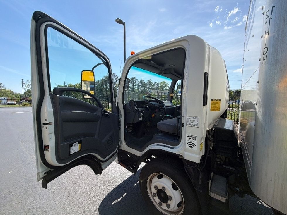 Light Duty Box Truck-Light and Medium Duty Trucks-Isuzu-2021-NPR EFI-Cranbury-NJ-95,796\n\t\tmiles-$ 39,000 - Image 16