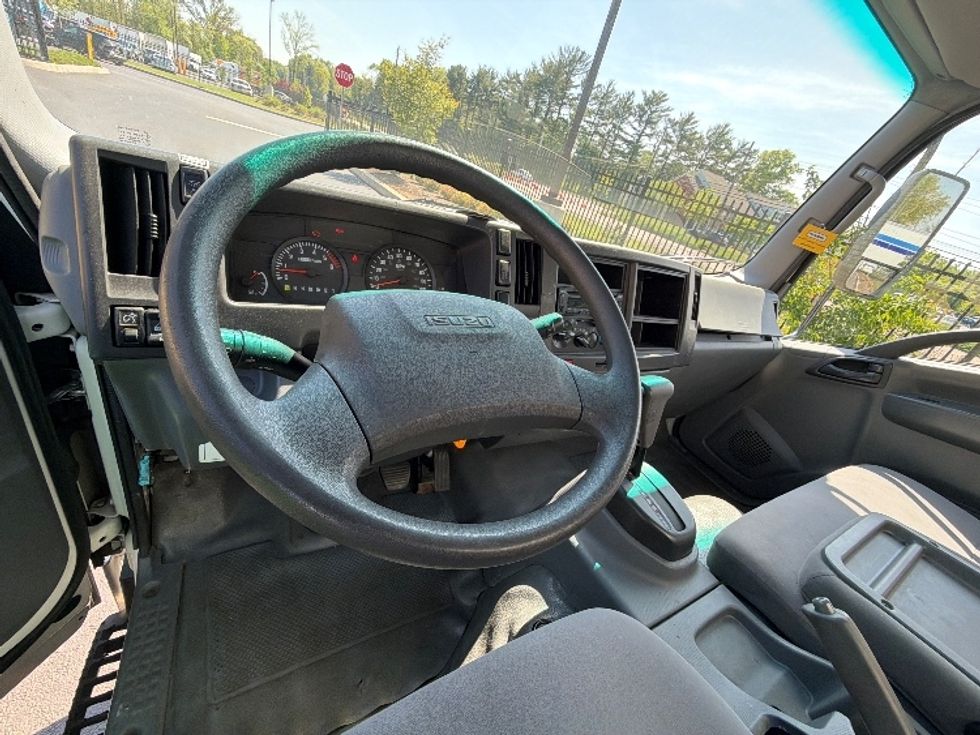 Light Duty Box Truck-Light and Medium Duty Trucks-Isuzu-2021-NPR EFI-Cranbury-NJ-95,796\n\t\tmiles-$ 39,000 - Image 17