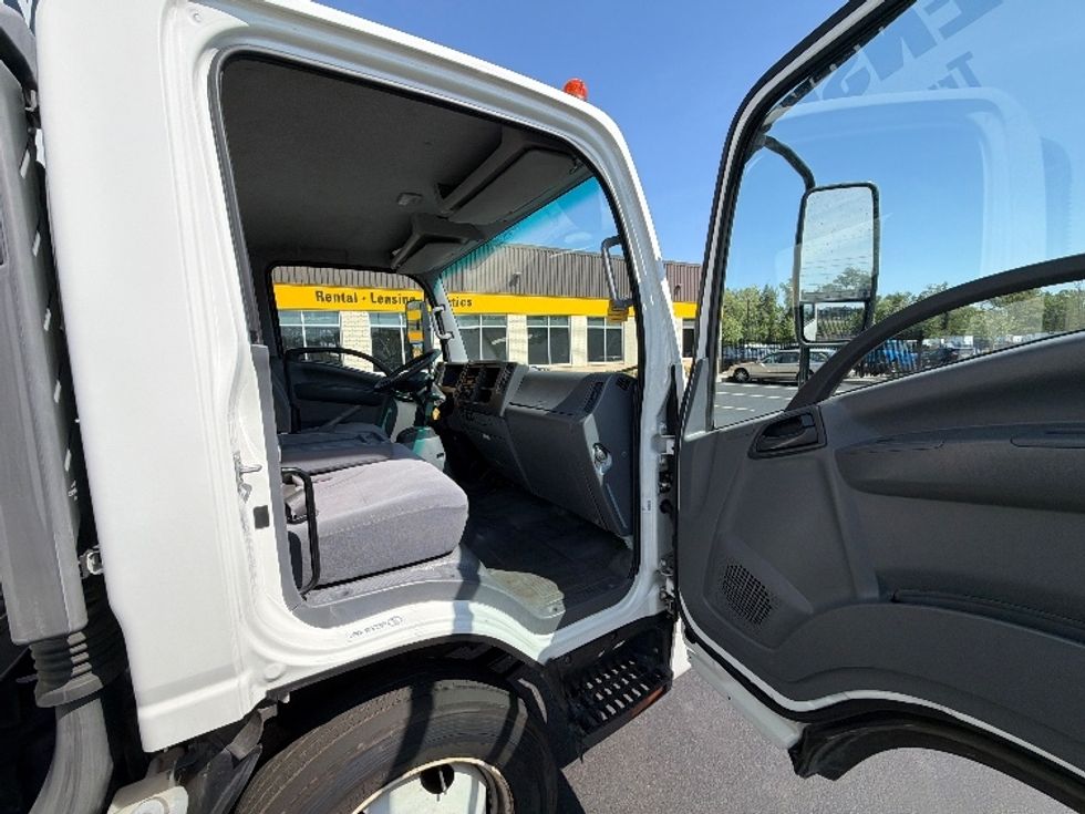 Light Duty Box Truck-Light and Medium Duty Trucks-Isuzu-2021-NPR EFI-Cranbury-NJ-95,796\n\t\tmiles-$ 39,000 - Image 20