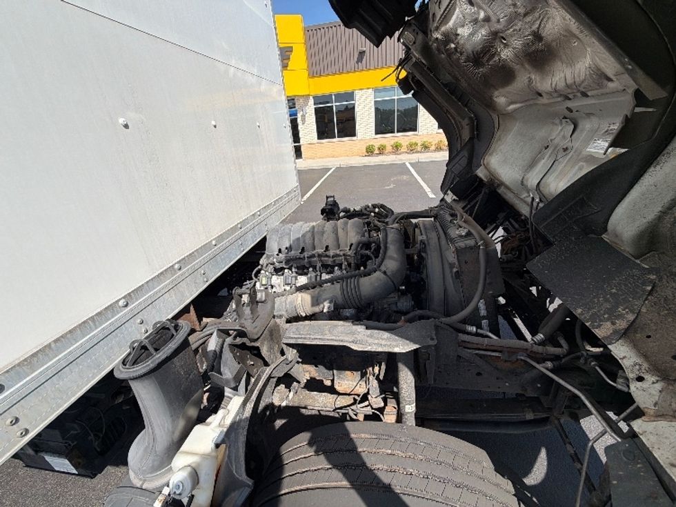 Light Duty Box Truck-Light and Medium Duty Trucks-Isuzu-2021-NPR EFI-Cranbury-NJ-95,796\n\t\tmiles-$ 39,000 - Image 23