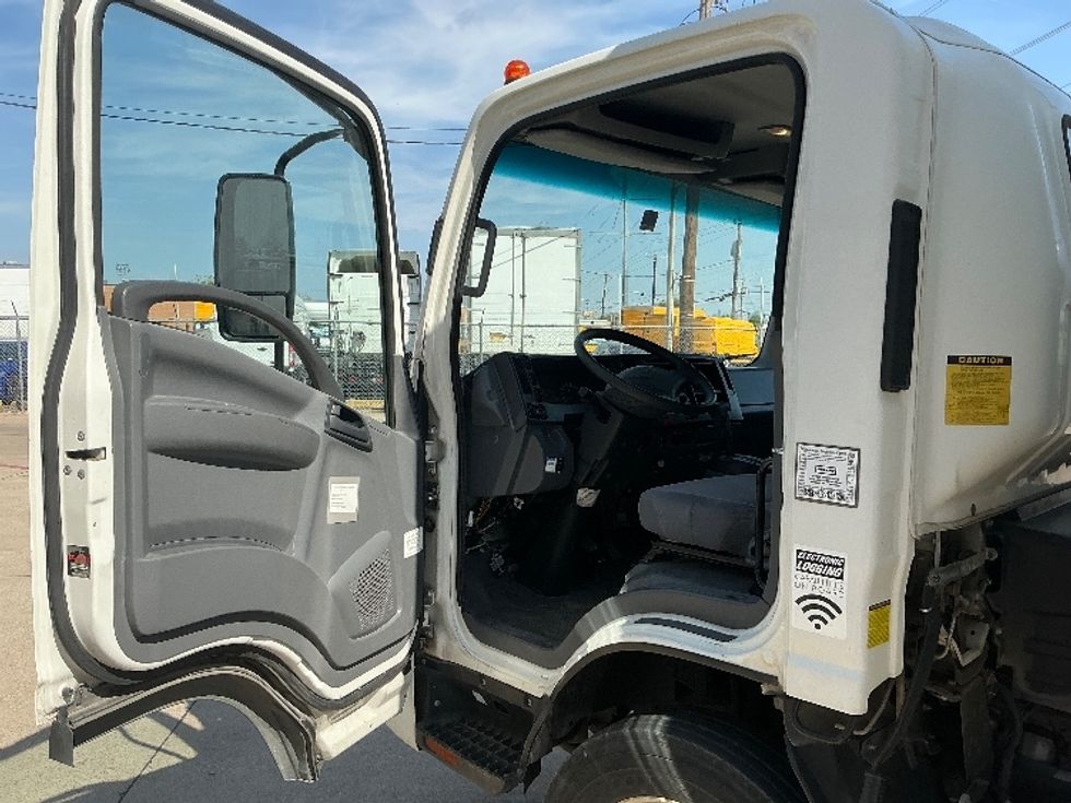 Light Duty Box Truck-Light and Medium Duty Trucks-Isuzu-2021-NPR EFI-Dallas-TX-66,624\n\t\tmiles-$ 44,500 - Image 16