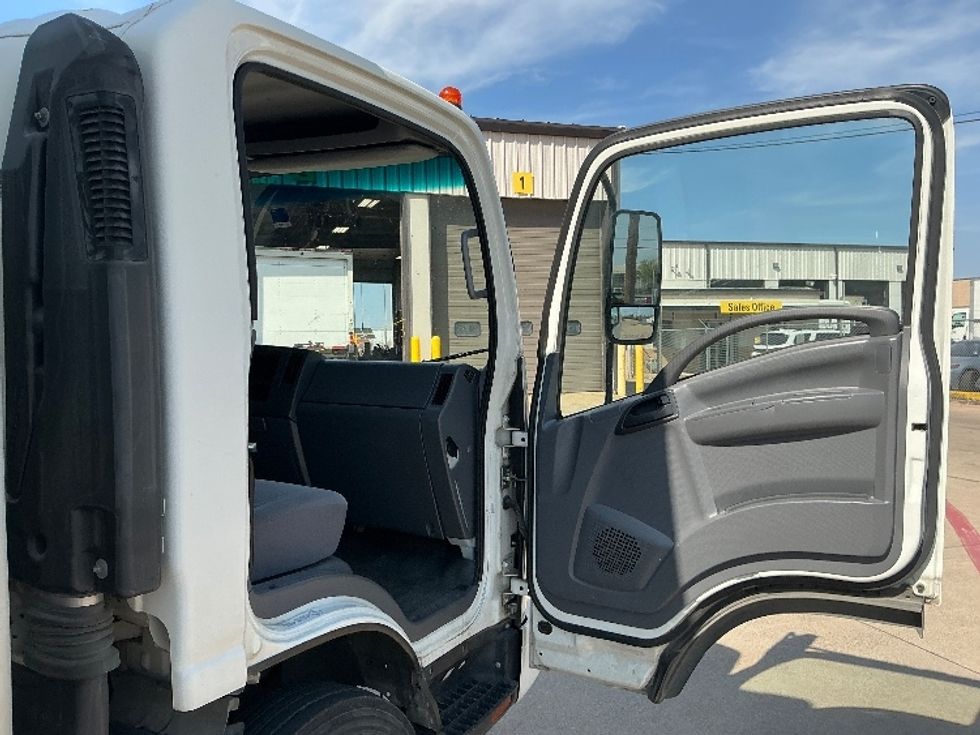 Light Duty Box Truck-Light and Medium Duty Trucks-Isuzu-2021-NPR EFI-Dallas-TX-66,624\n\t\tmiles-$ 44,500 - Image 20