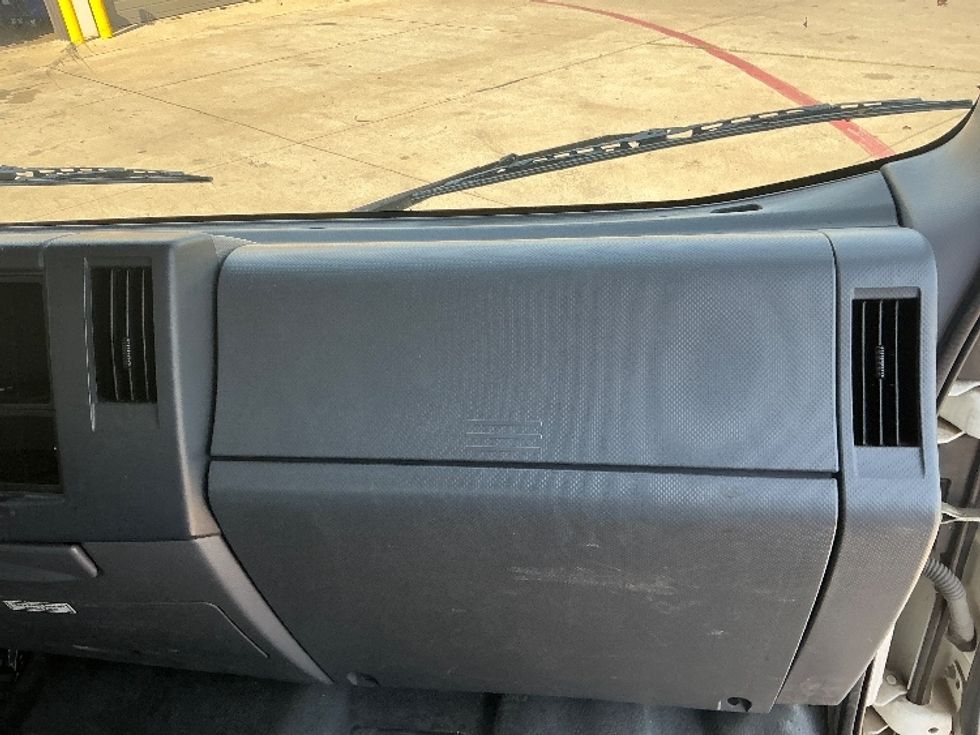 Light Duty Box Truck-Light and Medium Duty Trucks-Isuzu-2021-NPR EFI-Dallas-TX-66,624\n\t\tmiles-$ 44,500 - Image 21