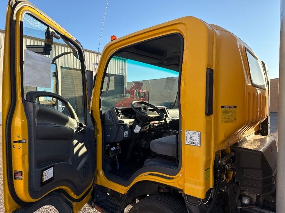 Light Duty Box Truck-Light and Medium Duty Trucks-Isuzu-2021-NPR EFI-Dallas-TX-88,535\n\t\tmiles-$ 40,750 - Image 16