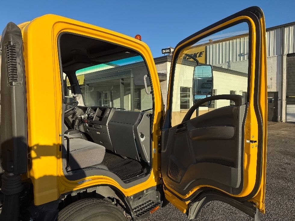 Light Duty Box Truck-Light and Medium Duty Trucks-Isuzu-2021-NPR EFI-Dallas-TX-88,535\n\t\tmiles-$ 40,750 - Image 19