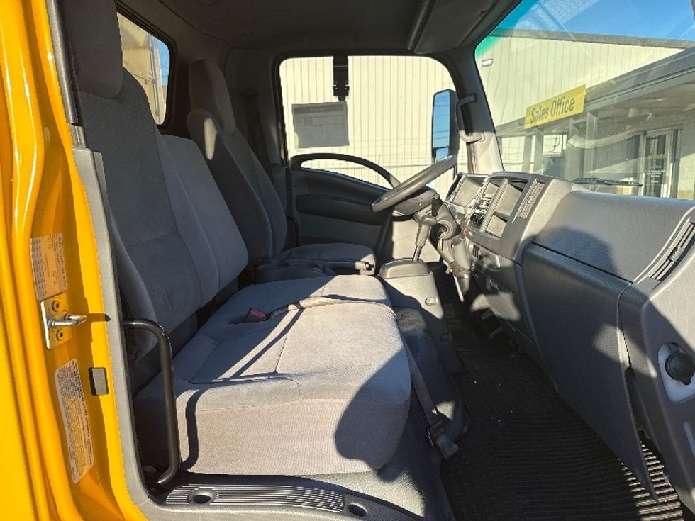 Light Duty Box Truck-Light and Medium Duty Trucks-Isuzu-2021-NPR EFI-Dallas-TX-88,535\n\t\tmiles-$ 40,750 - Image 21