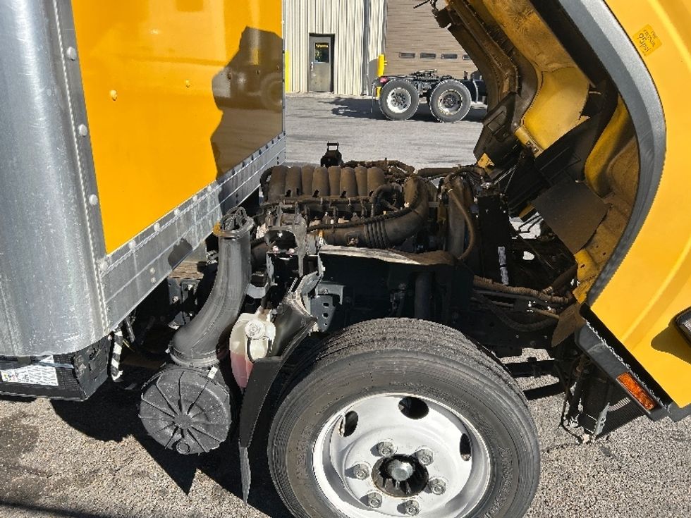 Light Duty Box Truck-Light and Medium Duty Trucks-Isuzu-2021-NPR EFI-Dalton-GA-106,957\n\t\tmiles-$ 37,250 - Image 23