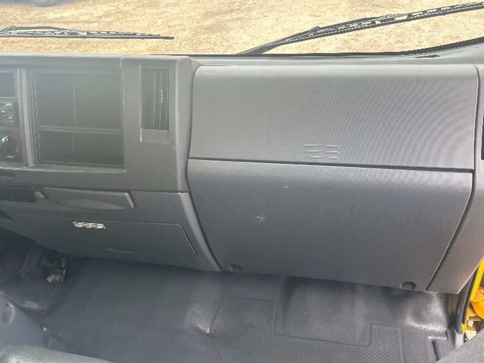 Light Duty Box Truck-Light and Medium Duty Trucks-Isuzu-2021-NPR EFI-Dothan-AL-113,477\n\t\tmiles-$ 35,250 - Image 21