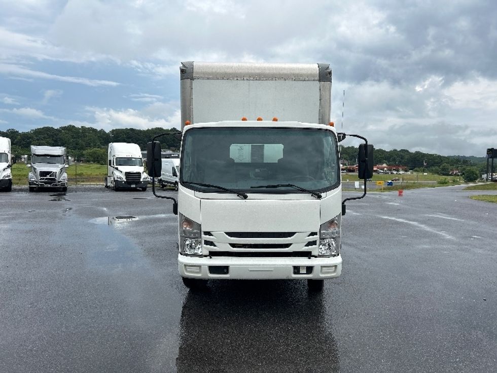 2021 Isuzu NPR photo 2