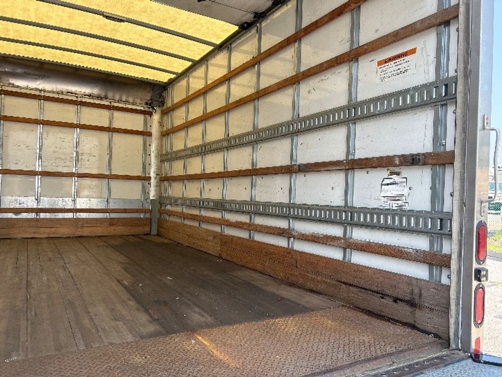 Light Duty Box Truck-Light and Medium Duty Trucks-Isuzu-2021-NPR EFI-Earth City-MO-173,138\n\t\tmiles-$ 27,750 - Image 12