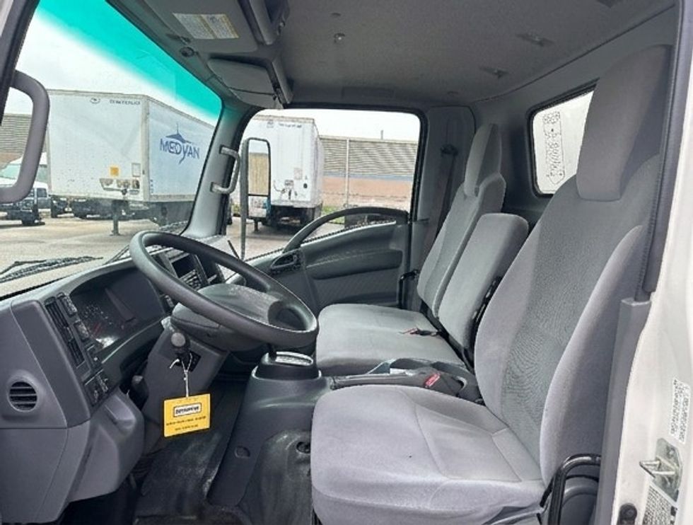 Light Duty Box Truck-Light and Medium Duty Trucks-Isuzu-2021-NPR EFI-Earth City-MO-173,138\n\t\tmiles-$ 27,750 - Image 19
