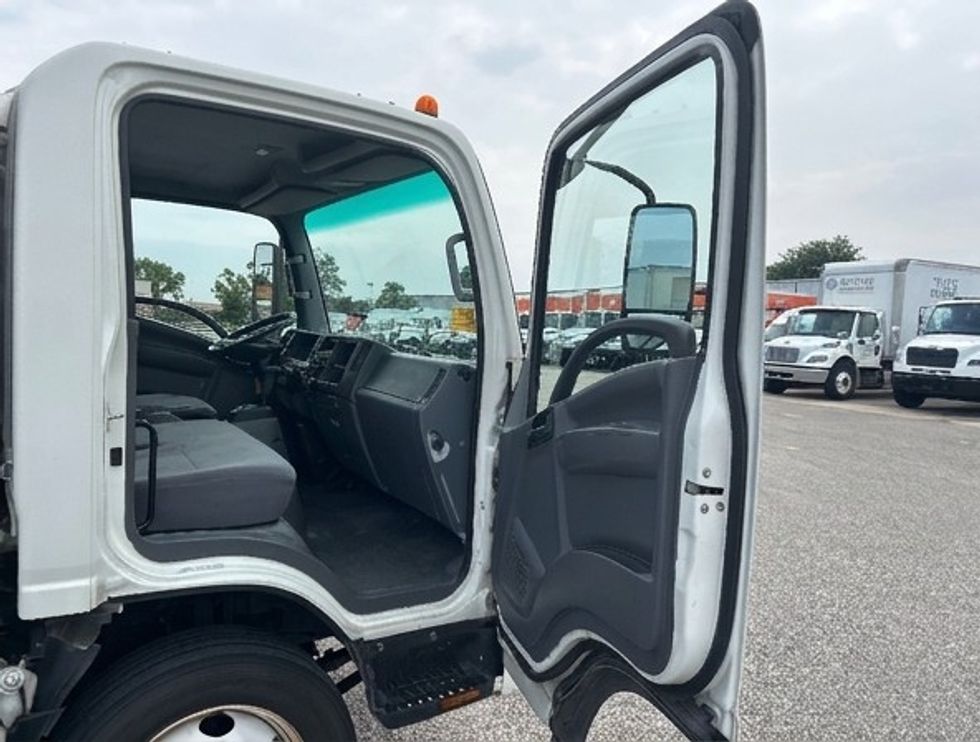 Light Duty Box Truck-Light and Medium Duty Trucks-Isuzu-2021-NPR EFI-Earth City-MO-173,138\n\t\tmiles-$ 27,750 - Image 20