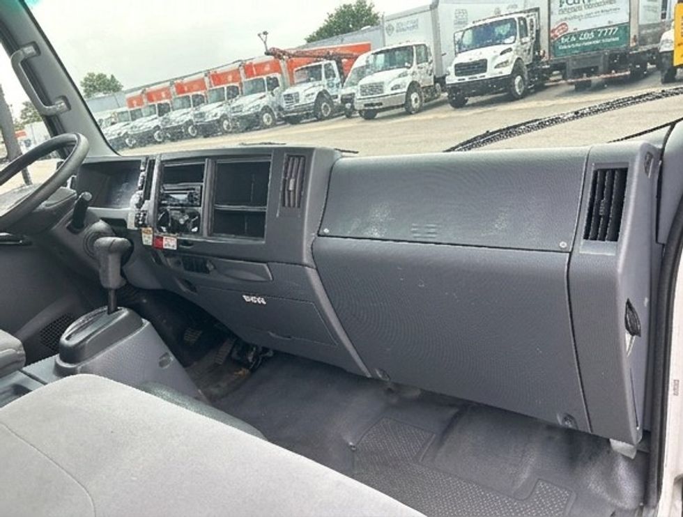 Light Duty Box Truck-Light and Medium Duty Trucks-Isuzu-2021-NPR EFI-Earth City-MO-173,138\n\t\tmiles-$ 27,750 - Image 21