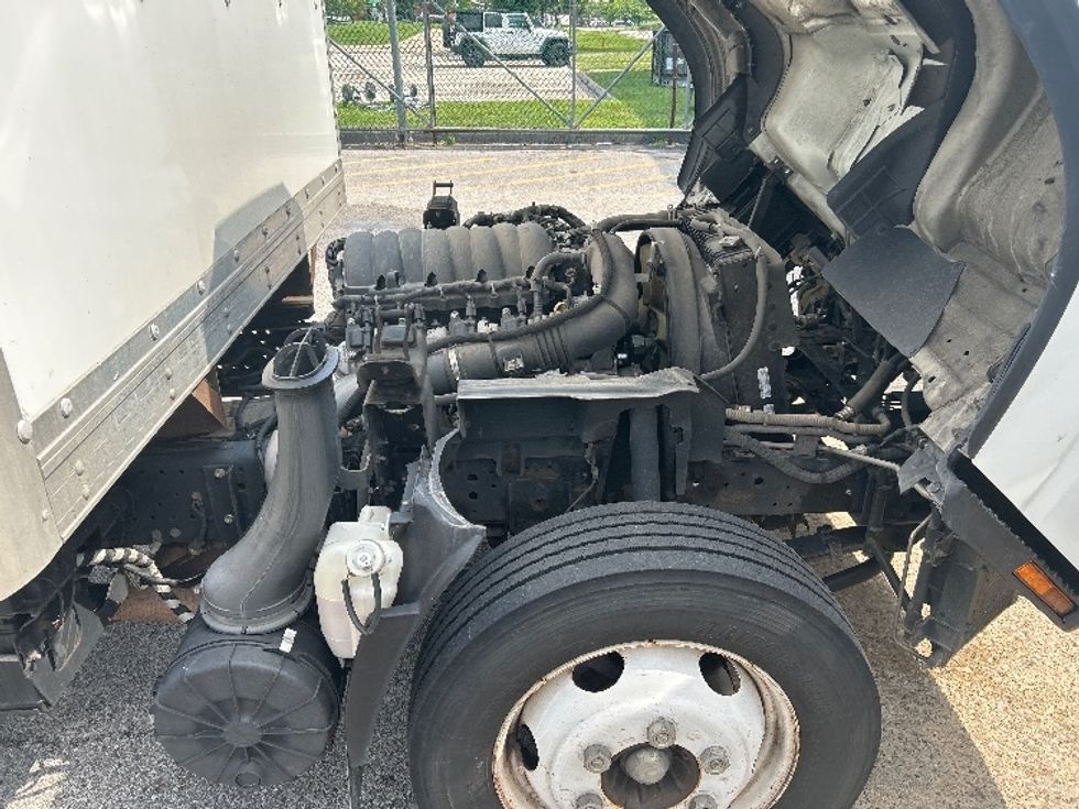 Light Duty Box Truck-Light and Medium Duty Trucks-Isuzu-2021-NPR EFI-Earth City-MO-173,138\n\t\tmiles-$ 27,750 - Image 23